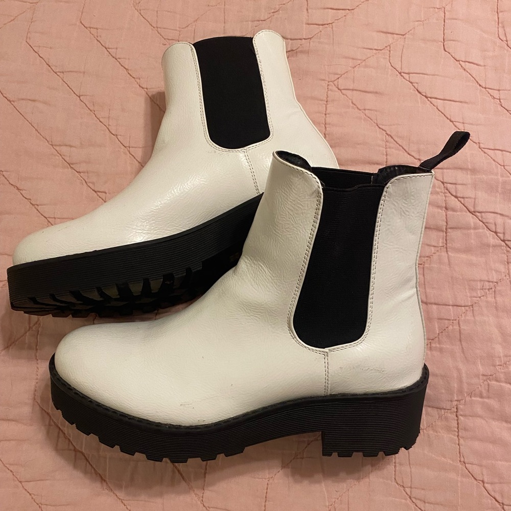 Platform Chelsea Boots